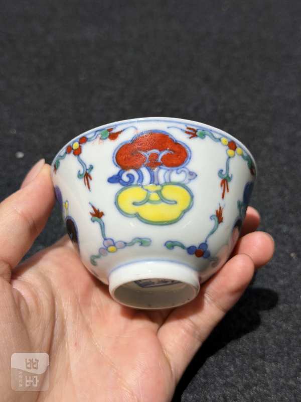 清 斗彩灵芝纹杯 - 图5